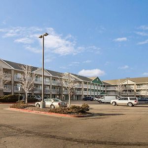 Hometowne Studios By Red Roof Denver - Airport/Aurora
